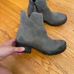 Bueno Forge boot size 37, new without tags